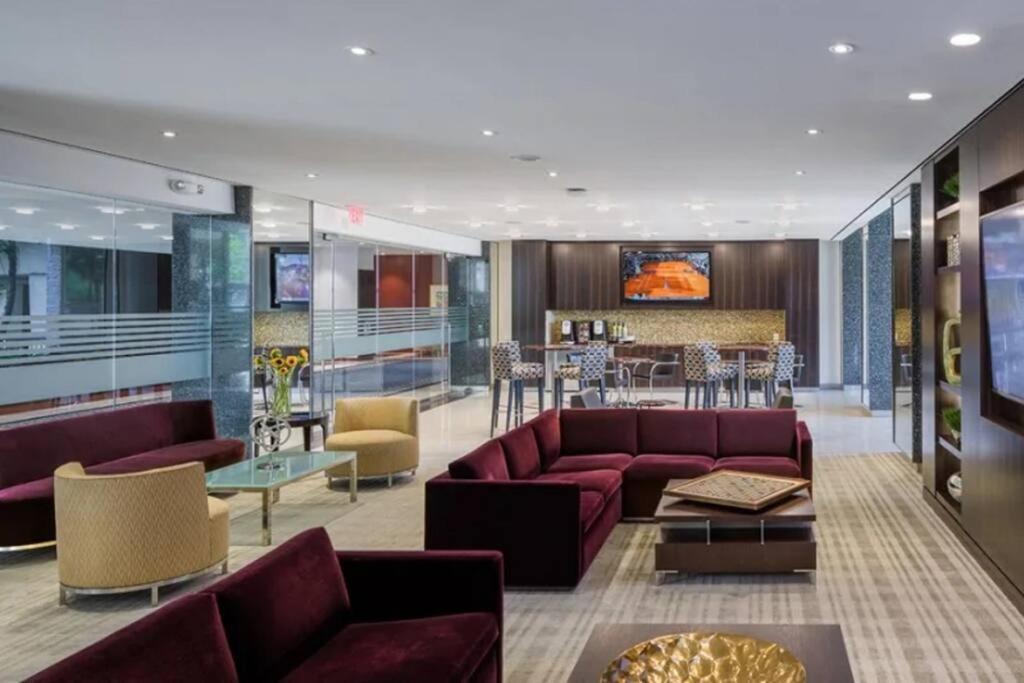 Elegant Apartment W Views At Crystal City أرلنغتون المظهر الخارجي الصورة