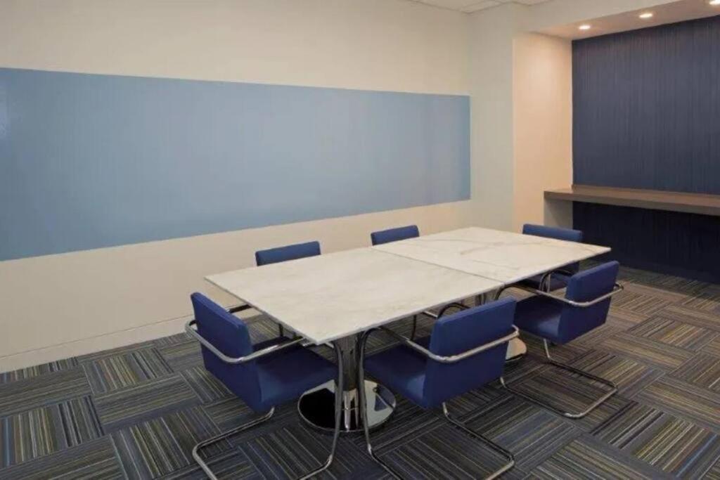 Elegant Apartment W Views At Crystal City أرلنغتون المظهر الخارجي الصورة