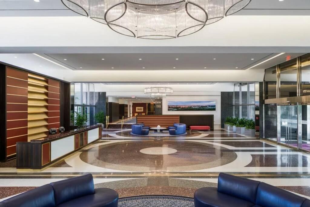 Elegant Apartment W Views At Crystal City أرلنغتون المظهر الخارجي الصورة