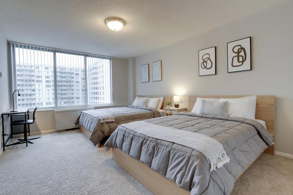 Elegant Apartment W Views At Crystal City أرلنغتون المظهر الخارجي الصورة