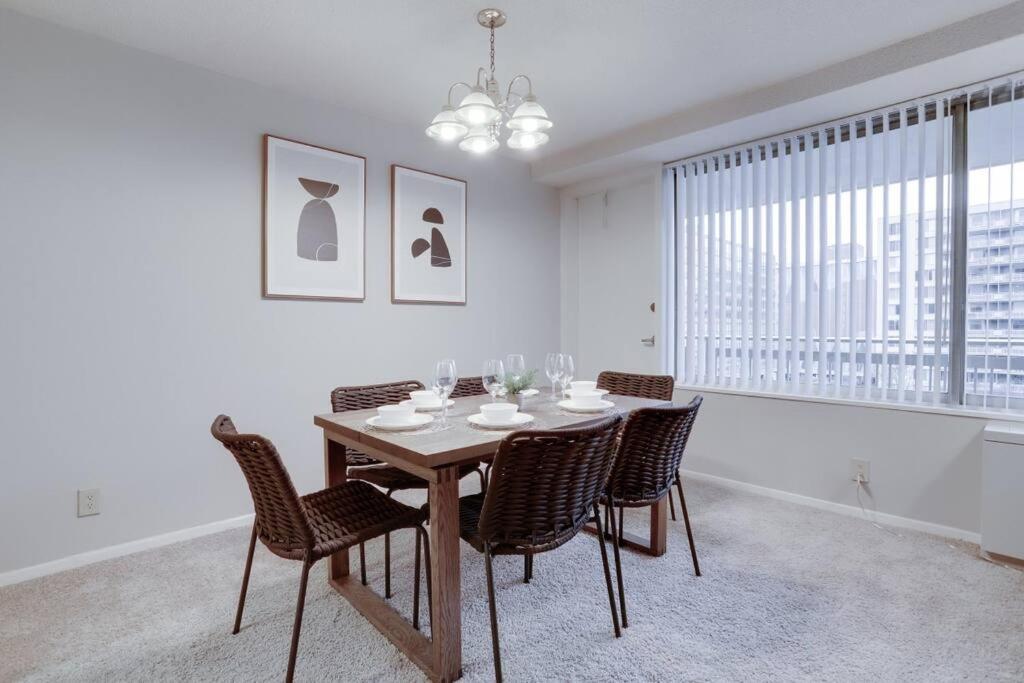 Elegant Apartment W Views At Crystal City أرلنغتون المظهر الخارجي الصورة