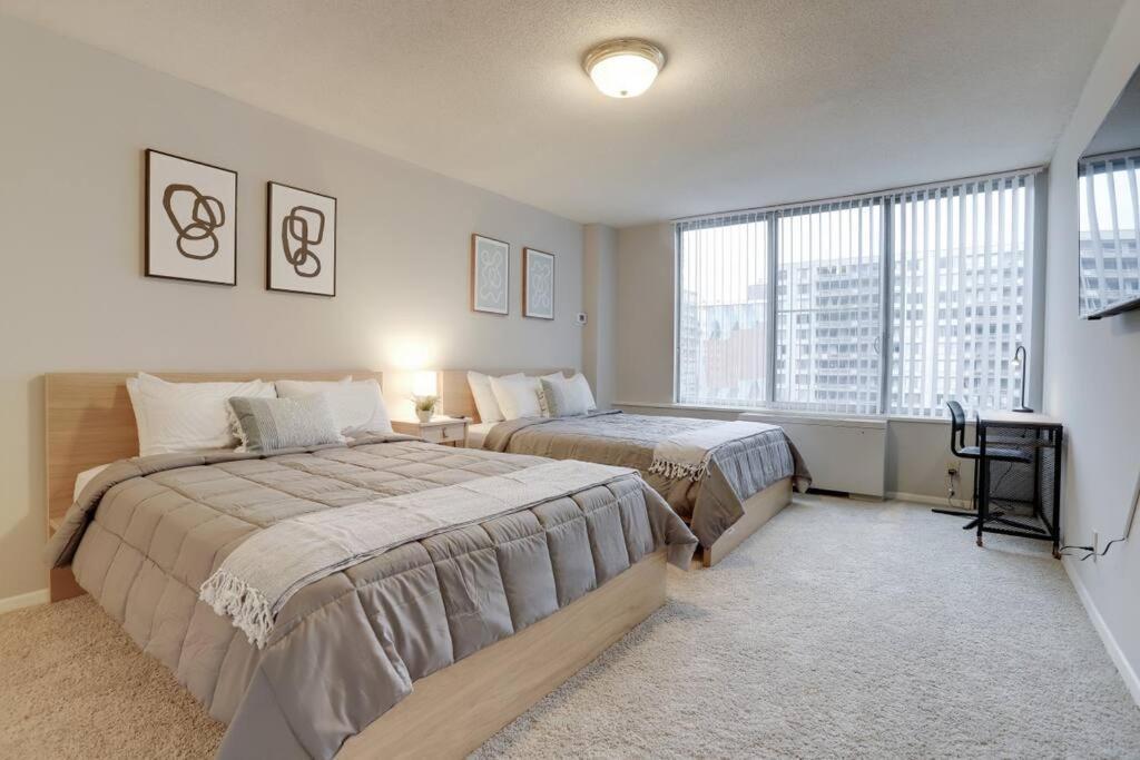 Elegant Apartment W Views At Crystal City أرلنغتون المظهر الخارجي الصورة