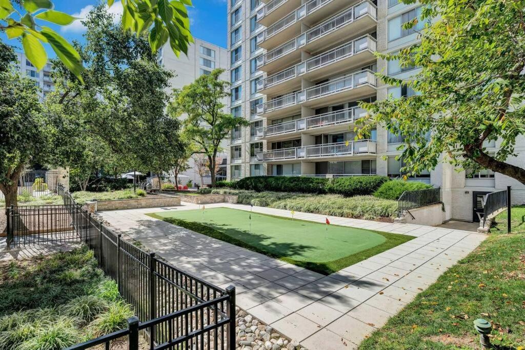 Elegant Apartment W Views At Crystal City أرلنغتون المظهر الخارجي الصورة